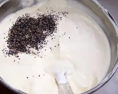 Make Black sesame ricin cake step 12