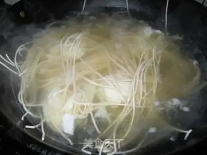 Make Five-colour beef noodles step 8