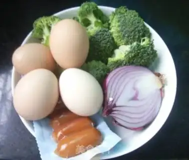 Make Orchid sausage omelet step 0