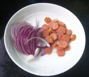 Make Orchid sausage omelet step 2