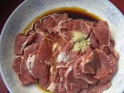 Make Scrambled lamb step 1
