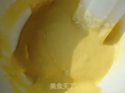 Make Christmas cream cake step 3