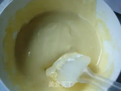 Make Christmas cream cake step 4