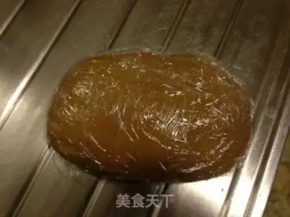 Make Christmas gingerbread house step 1
