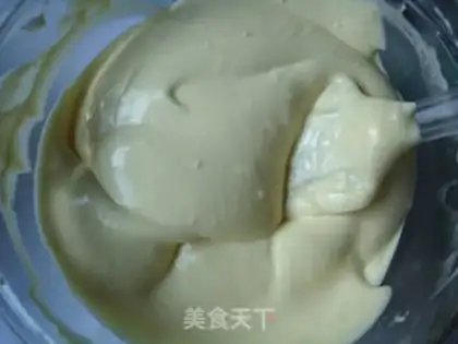 Make Christmas cream cake step 5