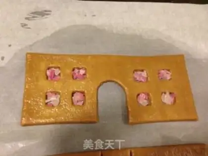 Make Christmas gingerbread house step 5