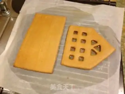 Make Christmas gingerbread house step 6
