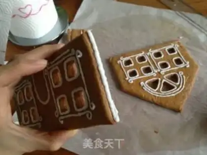 Make Christmas gingerbread house step 13