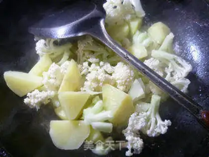 Make Curry potatoes step 5