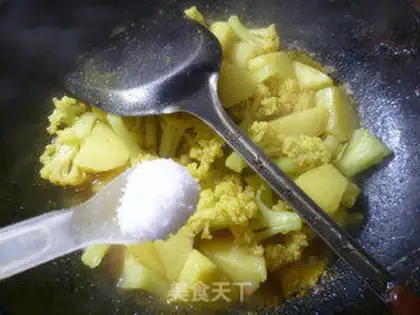 Make Curry potatoes step 8