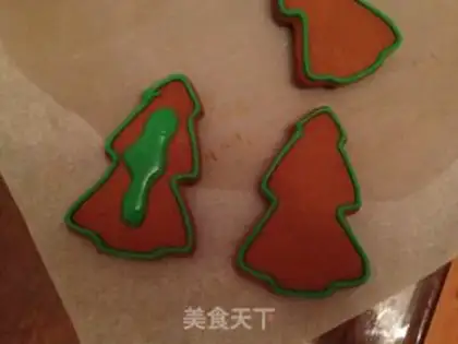 Make Christmas gingerbread house step 19