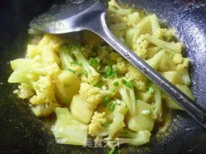 Make Curry potatoes step 11