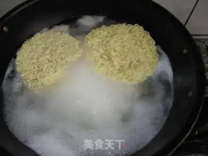 Make Red roast beef noodle step 1
