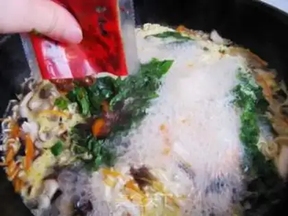 Make Red roast beef noodle step 4