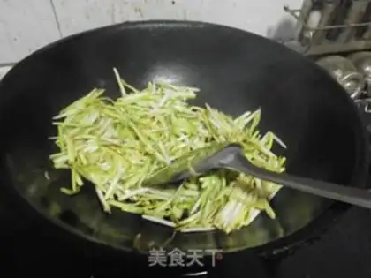 Make Garlic fried eggs step 2