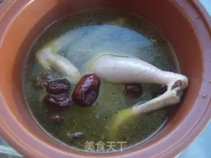 Make Chicken soup with red dates step 3