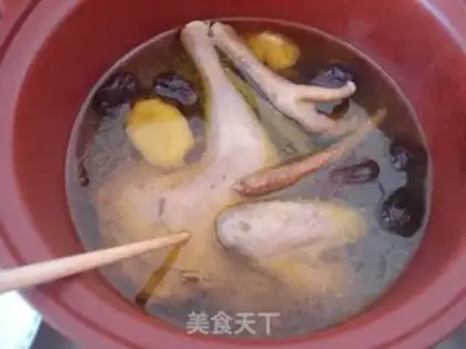 Make Chicken soup with red dates step 4