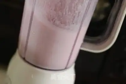 Make Strawberry yogurt step 2
