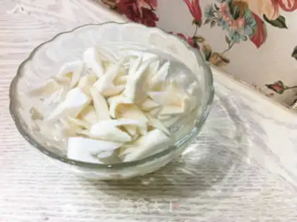Make White flowers step 2