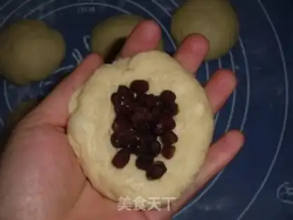 Make Panda bread step 5
