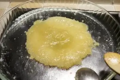 Make French caramel pineapple cake step 0