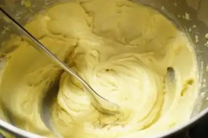 Make French caramel pineapple cake step 5