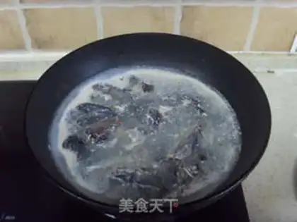Make Red-tree chicken soup step 1