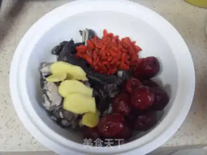 Make Red-tree chicken soup step 2