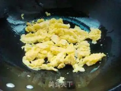 Make Mocked eggs with tomatoes step 3