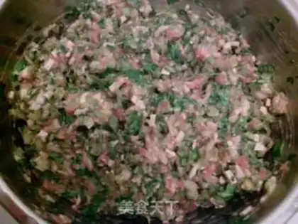 Make Red celery pork dumplings step 4