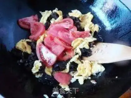 Make Mocked eggs with tomatoes step 7