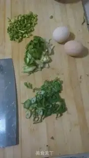 Make Delicious egg fried rice step 1