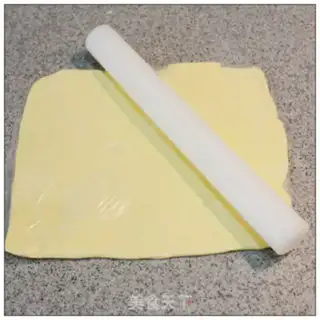 Make The petal bun step 17