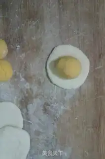 Make The petal bun step 18
