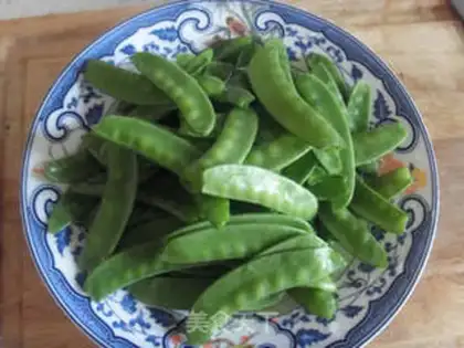 Make Garlic Dutch beans step 0