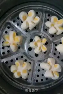 Make The petal bun step 24
