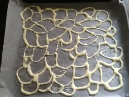 Make Cake roll with giraffes step 2