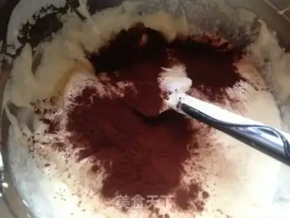 Make Cake roll with giraffes step 3