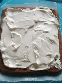 Make Cake roll with giraffes step 6