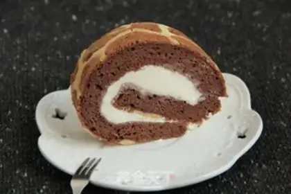 Make Cake roll with giraffes step 8