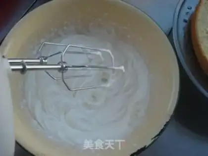 Make Strawberry birthday cake step 2