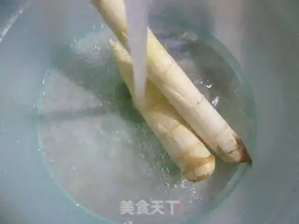 Make Thunder burns five flowers step 1