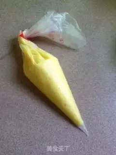 Make Tomato tulips step 1
