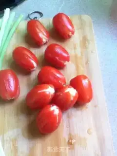 Make Tomato tulips step 2