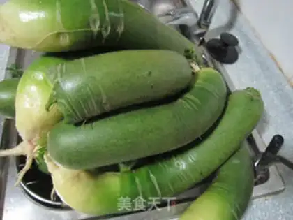 Make Spicy radish step 0