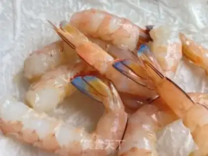 Make French shrimp soup step 1