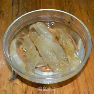 Make Worm and flower geled chicken feet step 2