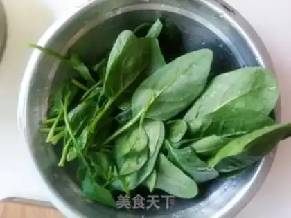 Make Spinach with peanuts step 0