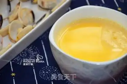 Make Cracking eggs step 1