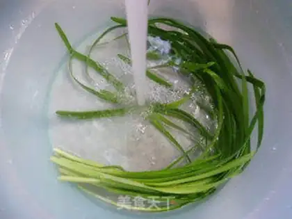 Make A duck egg in the cranium step 1